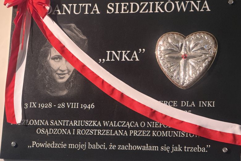 Tablica „Serce dla Inki”